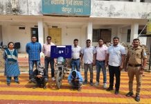 रेकॉर्ड वरील आरोपीतांकडुन सोन्याचे व चांदीच्या दागीन्यासह मोटार सायकल जप्त